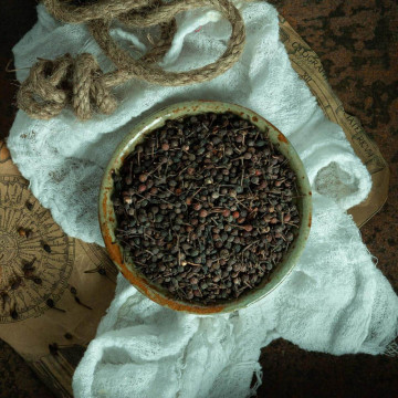 Terre d'épice poivre sauvage noir de madagascar voatsiperifery en grain